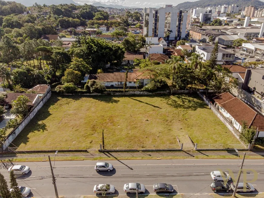 Foto 1 de Lote/Terreno à venda, 2457m² em América, Joinville