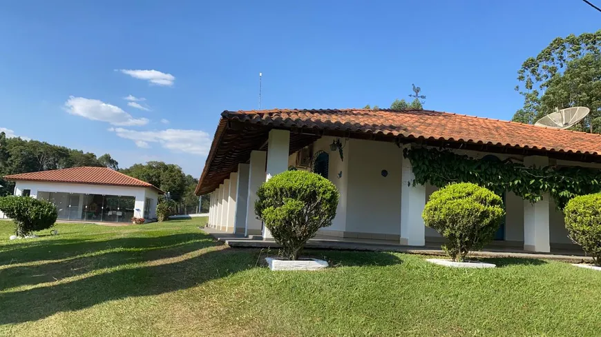 Foto 1 de Fazenda/Sítio com 5 Quartos à venda, 5750m² em Vila Cesari Purgato, Mombuca