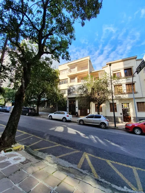 Foto 1 de Apartamento com 4 Quartos à venda, 139m² em Centro Histórico, Porto Alegre
