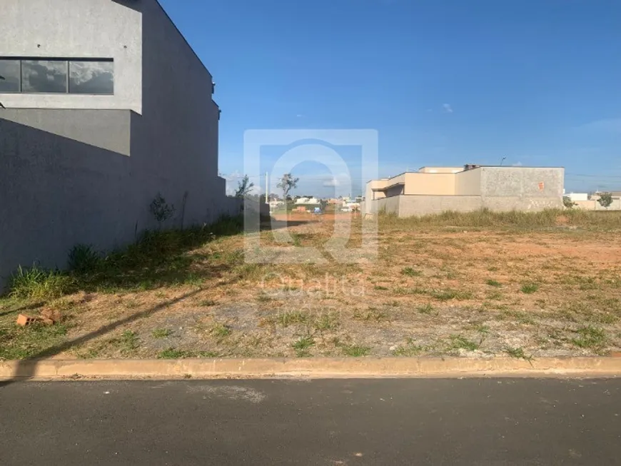 Foto 1 de Lote/Terreno à venda, 275m² em , Salto de Pirapora