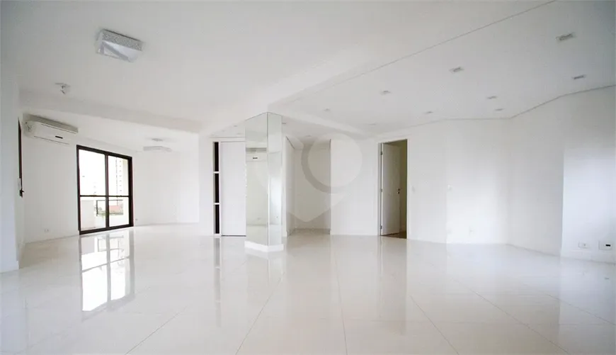 Foto 1 de Apartamento com 3 Quartos para venda ou aluguel, 230m² em Chácara Klabin, São Paulo