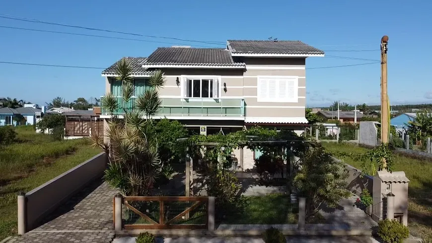 Foto 1 de Casa com 5 Quartos à venda, 260m² em Balneário Bella Torres, Passo de Torres