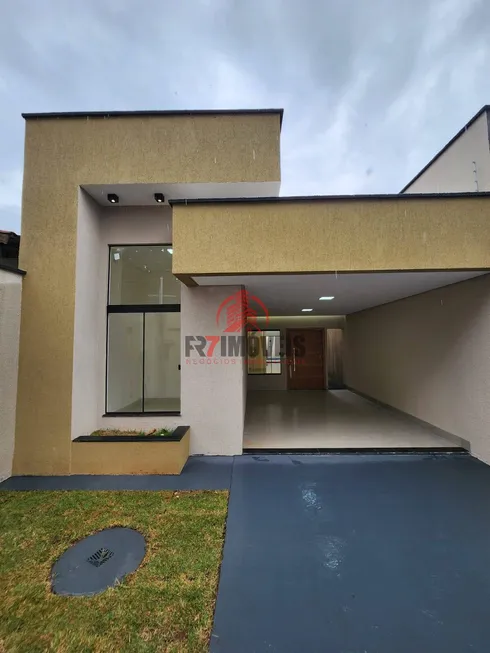 Foto 1 de Casa com 3 Quartos à venda, 138m² em Vila Santa Helena, Goiânia