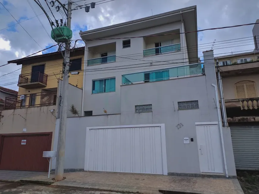 Foto 1 de Casa com 3 Quartos à venda, 247m² em Jardim Centenario, Poços de Caldas