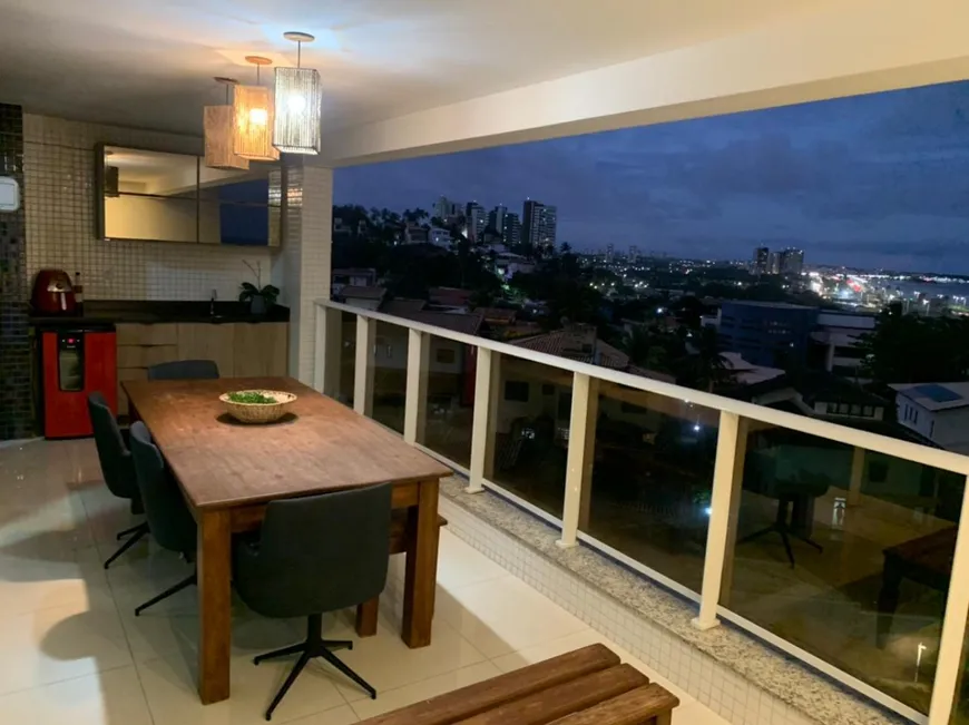 Foto 1 de Apartamento com 3 Quartos para alugar, 142m² em Pituaçu, Salvador