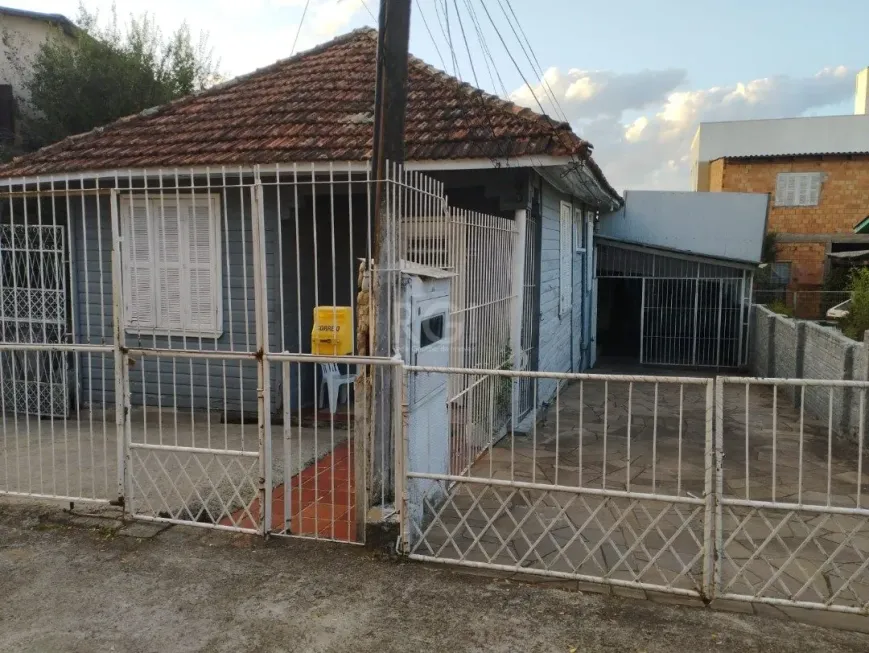 Foto 1 de Casa com 2 Quartos à venda, 119m² em Cavalhada, Porto Alegre