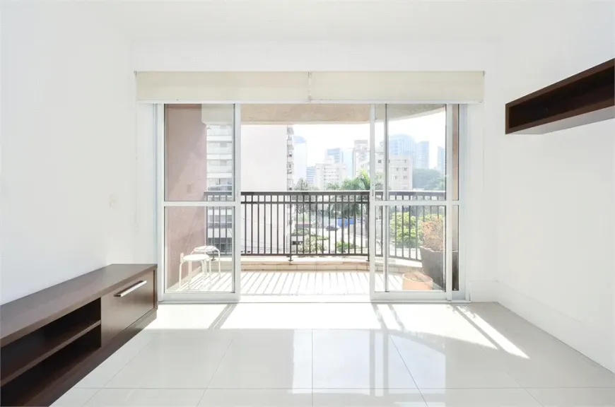 Foto 1 de Apartamento com 2 Quartos à venda, 65m² em Vila Olímpia, São Paulo