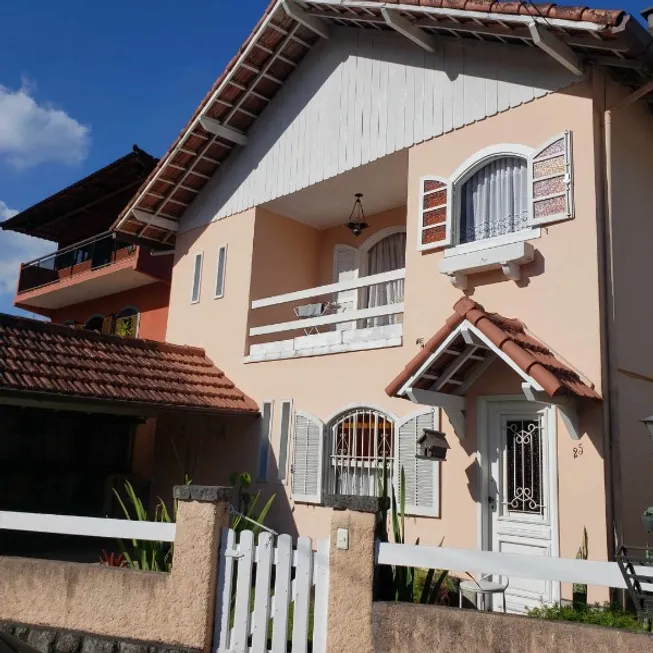 Foto 1 de Casa de Condomínio com 6 Quartos à venda, 129m² em Quitandinha, Petrópolis