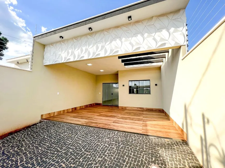 Foto 1 de Casa com 3 Quartos à venda, 126m² em Jardim Presidente, Rio Verde