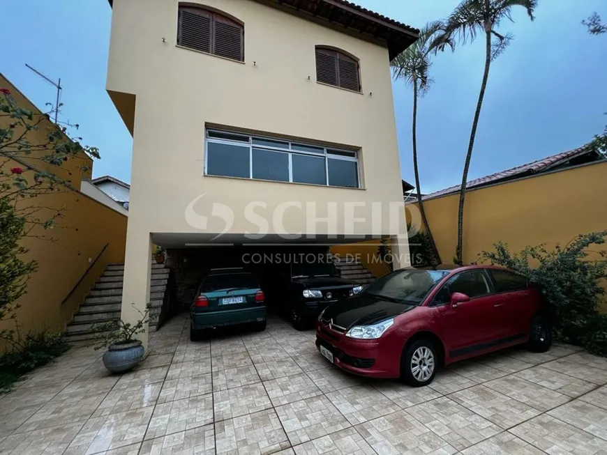 Foto 1 de Sobrado com 3 Quartos para venda ou aluguel, 250m² em Interlagos, São Paulo