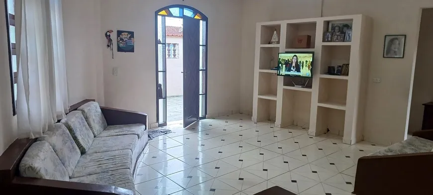 Foto 1 de Casa com 2 Quartos à venda, 160m² em Nossa Senhora de Fatima, Mongaguá