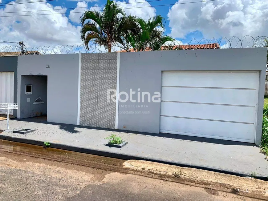 Foto 1 de Casa com 3 Quartos à venda, 235m² em Luizote de Freitas, Uberlândia