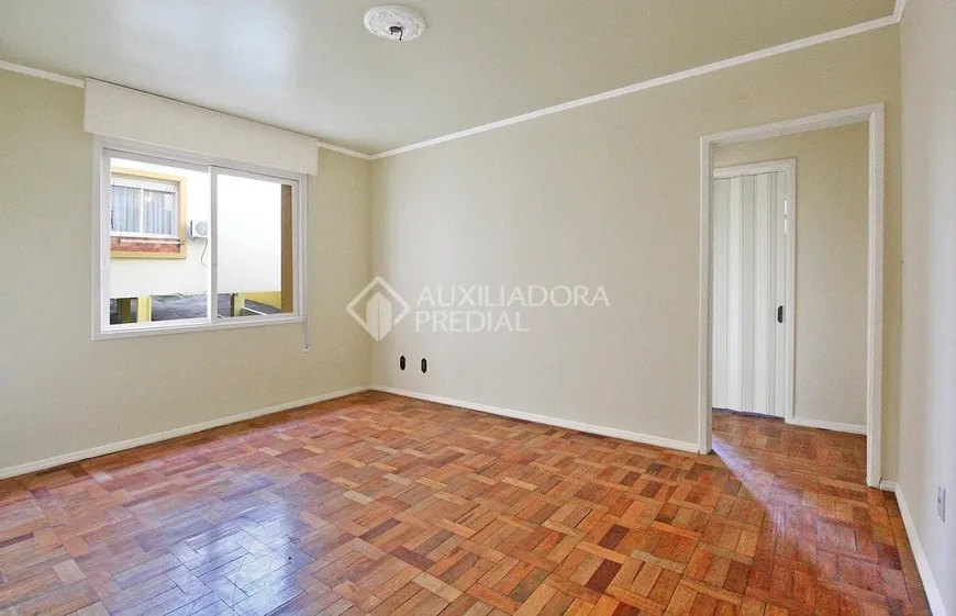 Foto 1 de Apartamento com 1 Quarto à venda, 41m² em Medianeira, Porto Alegre