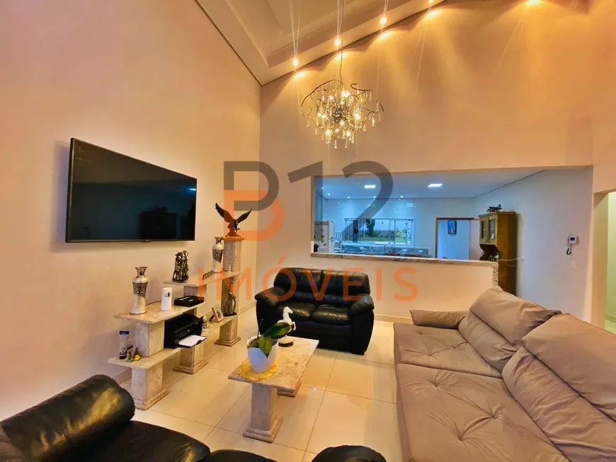 Foto 1 de Casa com 3 Quartos à venda, 255m² em Jardim Belvedere, Araras