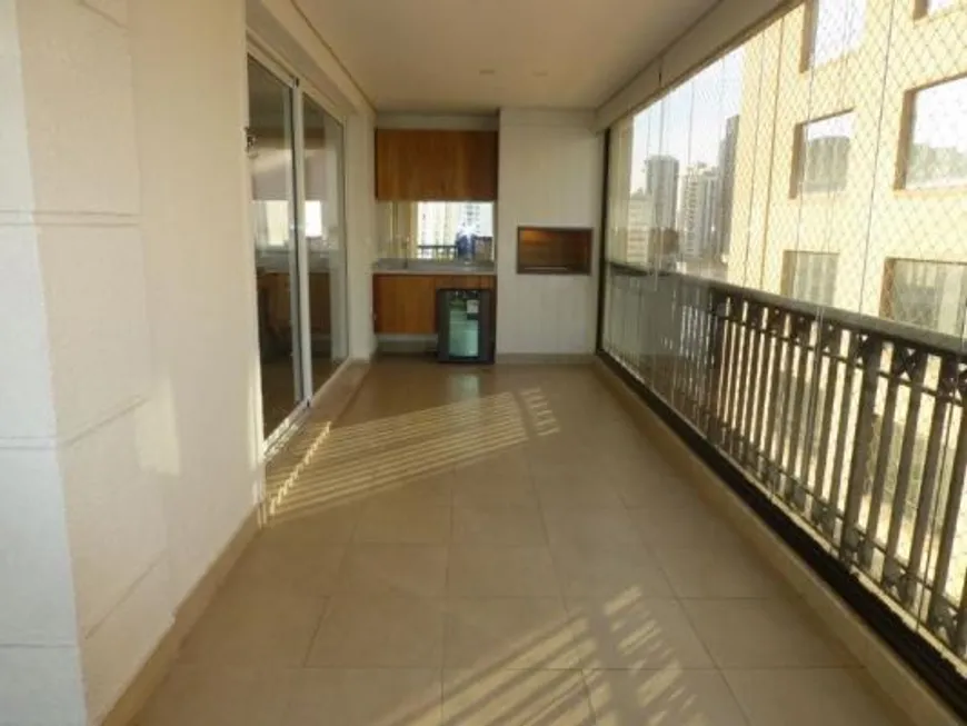 Foto 1 de Apartamento com 3 Quartos à venda, 180m² em Vila Nova Conceição, São Paulo