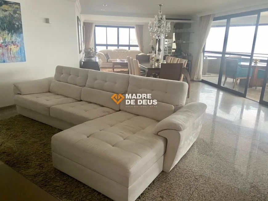 Foto 1 de Apartamento com 3 Quartos à venda, 207m² em Guararapes, Fortaleza