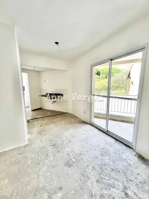 Foto 1 de Apartamento com 2 Quartos à venda, 55m² em Quitaúna, Osasco