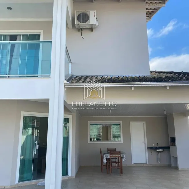 Foto 1 de Casa com 4 Quartos à venda, 212m² em Bom Retiro, Joinville