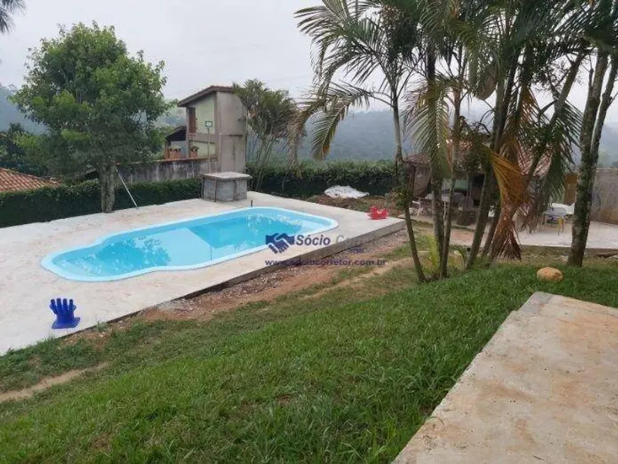 Foto 1 de Fazenda/Sítio com 3 Quartos à venda, 158m² em Recanto Alpina, Santa Isabel