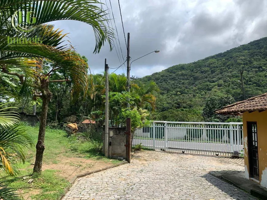 Foto 1 de Lote/Terreno à venda, 466m² em Piratininga, Niterói