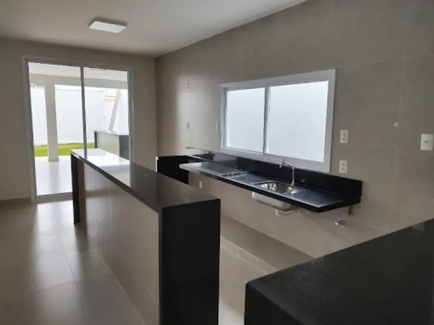 Foto 1 de Casa com 4 Quartos à venda, 210m² em Cidade Jardim, Uberlândia