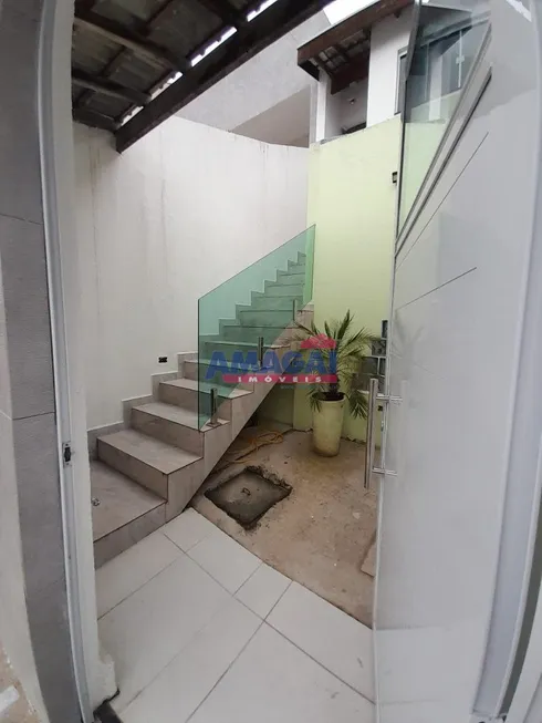 Foto 1 de Casa com 2 Quartos para alugar, 90m² em Loteamento Villa Branca, Jacareí