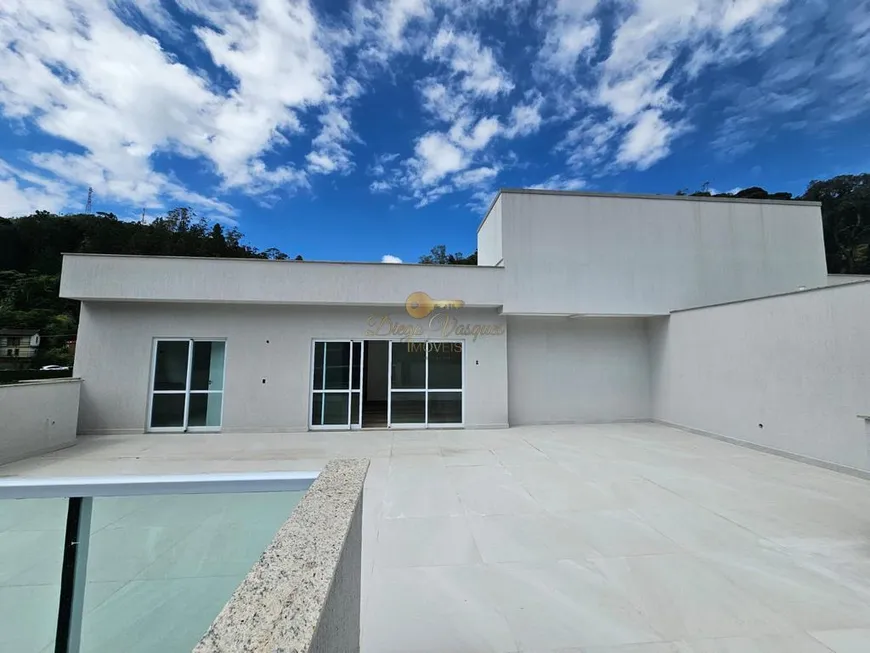 Foto 1 de Cobertura com 2 Quartos à venda, 213m² em Pimenteiras, Teresópolis