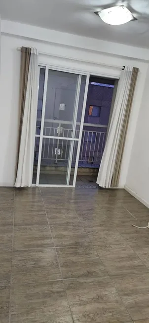 Foto 1 de Apartamento com 2 Quartos para alugar, 52m² em Jardim Maria Rosa, Taboão da Serra