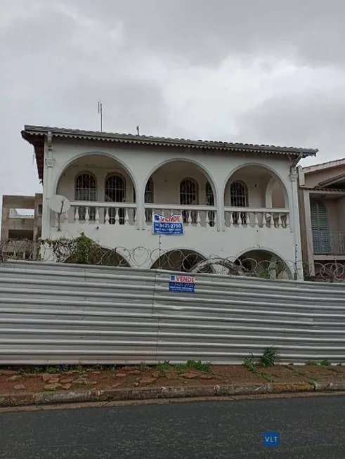 Foto 1 de Casa com 3 Quartos à venda, 128m² em Centro, Pouso Alegre