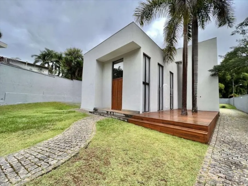 Foto 1 de Casa com 4 Quartos à venda, 356m² em Vila del Rey, Nova Lima