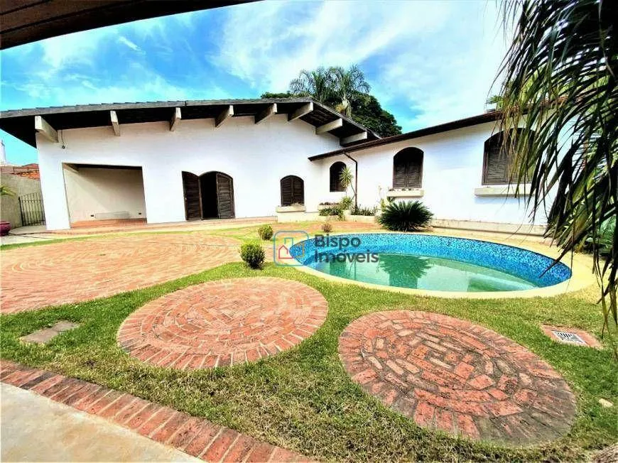 Foto 1 de Casa com 3 Quartos para venda ou aluguel, 242m² em Vila Pavan, Americana