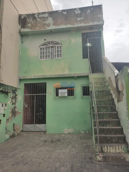 Foto 1 de Casa com 2 Quartos à venda, 125m² em Cajueiros, Macaé