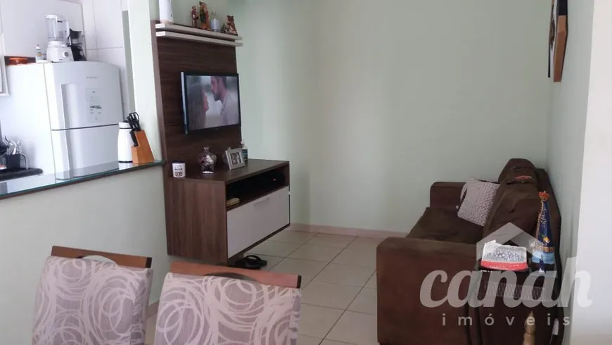 Foto 1 de Apartamento com 2 Quartos à venda, 52m² em Sumarezinho, Ribeirão Preto