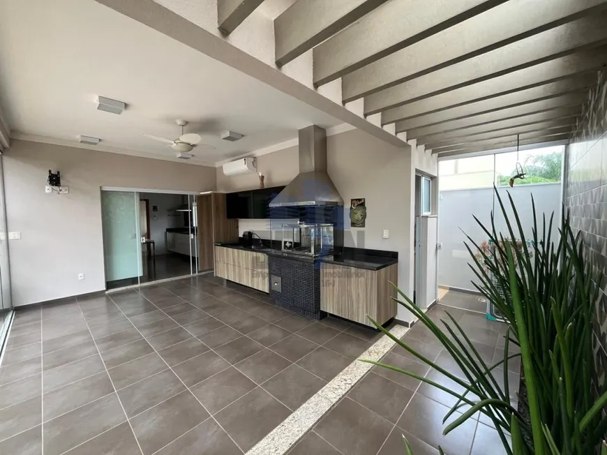Foto 1 de Casa de Condomínio com 3 Quartos à venda, 233m² em Residencial Villaggio III, Bauru