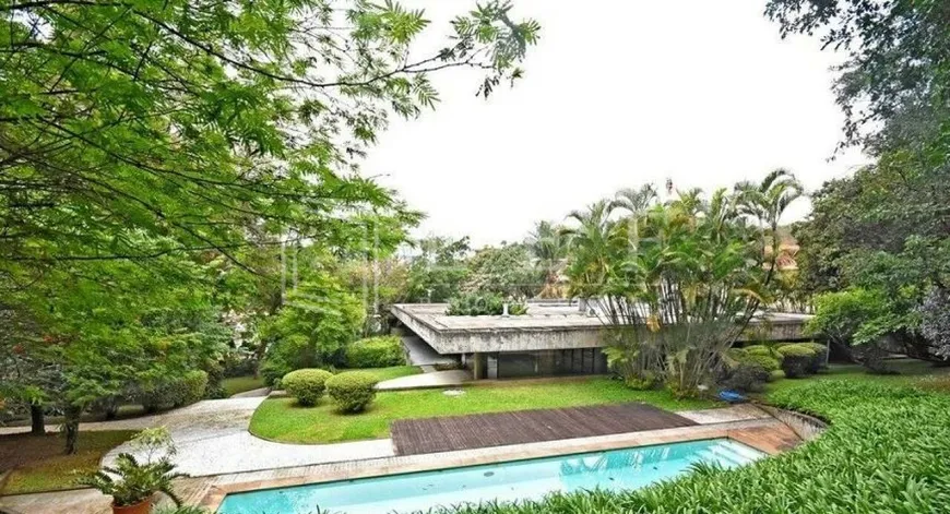 Foto 1 de Casa com 3 Quartos à venda, 876m² em Cidade Jardim, São Paulo