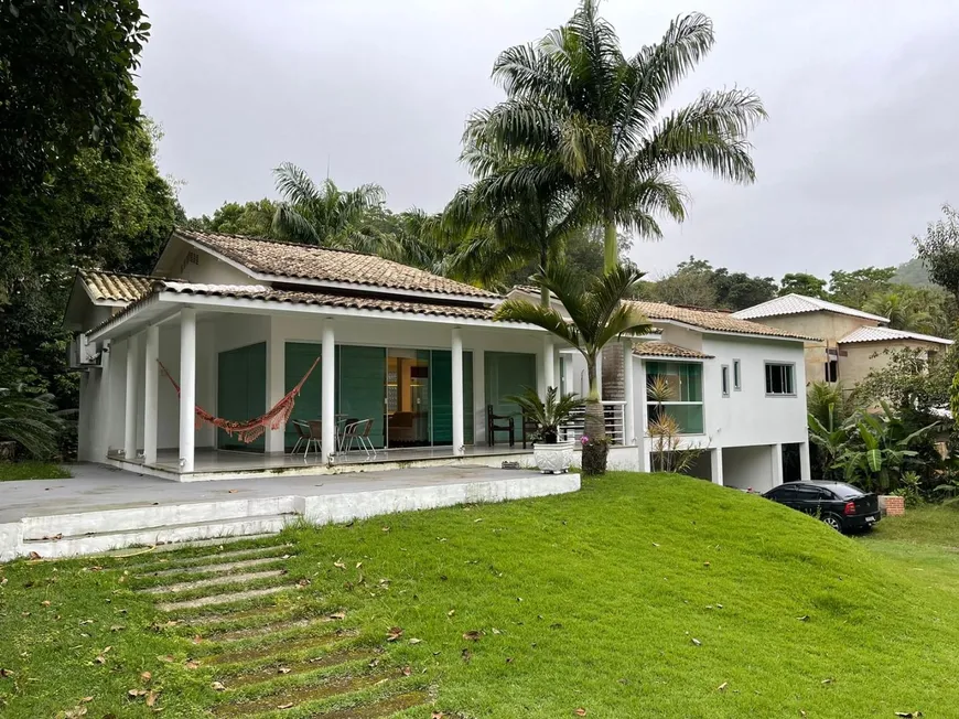 Foto 1 de Casa de Condomínio com 4 Quartos à venda, 385m² em Maria Paula, São Gonçalo
