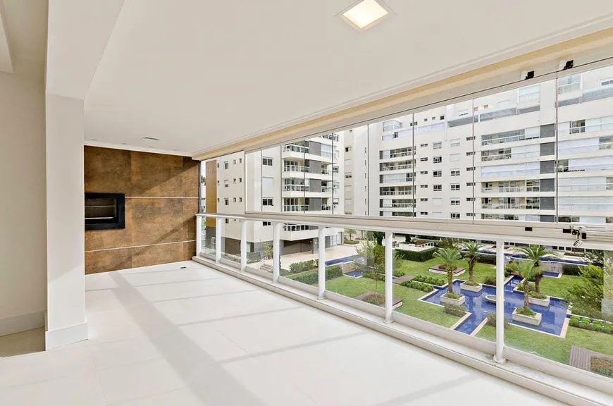 Foto 1 de Apartamento com 4 Quartos à venda, 199m² em Água Verde, Curitiba