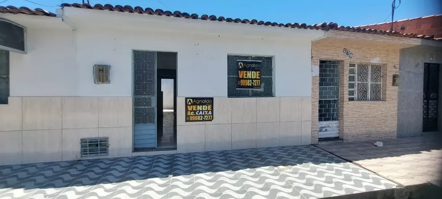 Foto 1 de Casa com 2 Quartos à venda, 70m² em Vergel do Lago, Maceió