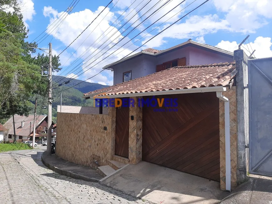 Foto 1 de Casa com 3 Quartos à venda, 229m² em Ponte da Saudade, Nova Friburgo