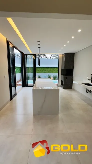 Foto 1 de Casa com 3 Quartos à venda, 190m² em Jardim Inconfidência, Uberlândia