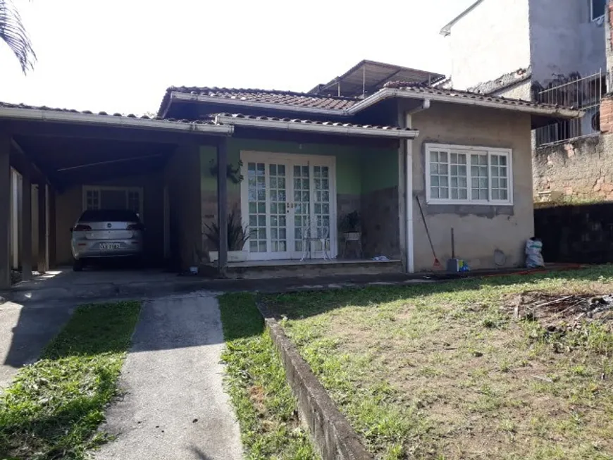 Foto 1 de Casa com 3 Quartos à venda, 170m² em Laranjal, São Gonçalo