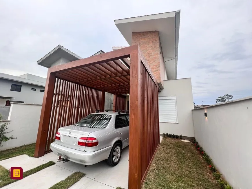 Foto 1 de Casa com 3 Quartos à venda, 132m² em Campeche, Florianópolis