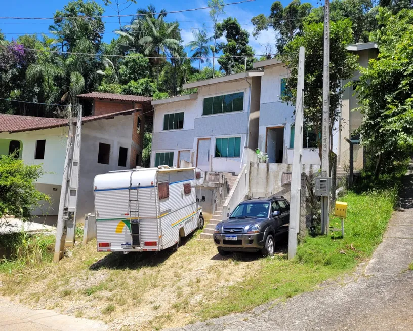 Foto 1 de Sobrado com 3 Quartos para alugar, 120m² em Azambuja, Brusque