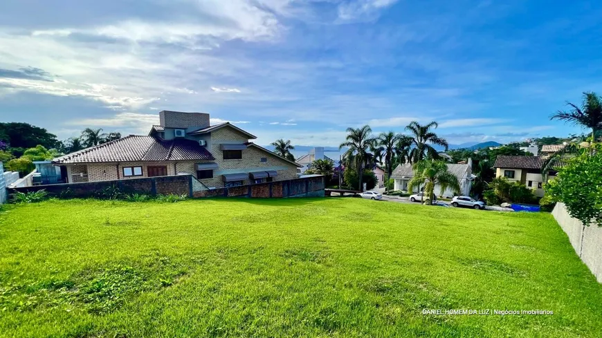 Foto 1 de Lote/Terreno à venda, 680m² em Cacupé, Florianópolis