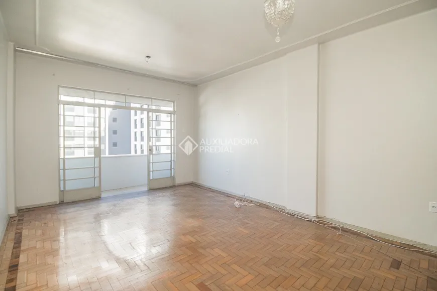 Foto 1 de Apartamento com 3 Quartos para alugar, 115m² em Rio Branco, Porto Alegre