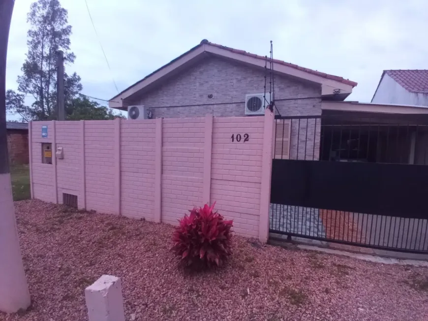 Foto 1 de Casa com 2 Quartos à venda, 100m² em Hípica, Porto Alegre