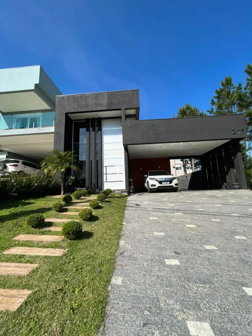 Foto 1 de Casa com 3 Quartos à venda, 330m² em Centro, Viamão