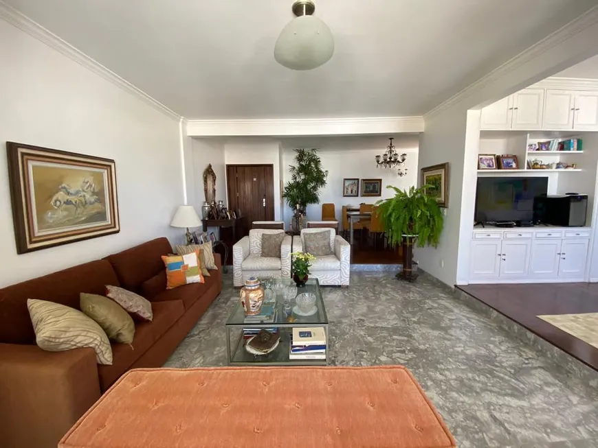 Foto 1 de Apartamento com 4 Quartos à venda, 249m² em Barra, Salvador