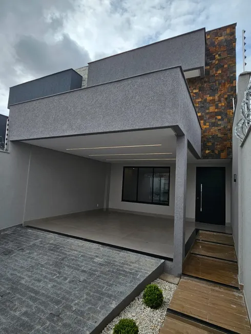 Foto 1 de Casa com 3 Quartos à venda, 183m² em Jardim Presidente, Goiânia