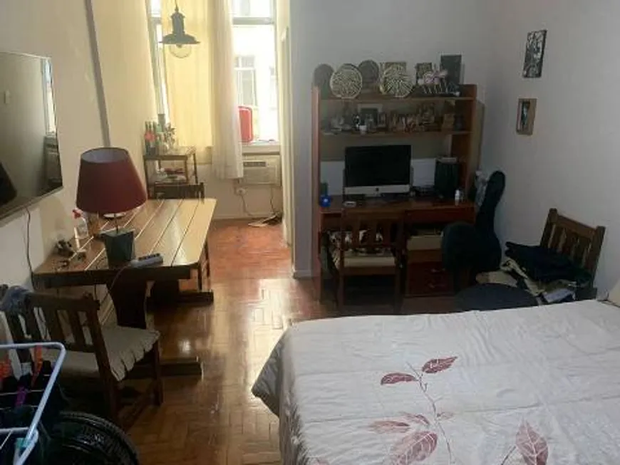 Foto 1 de Kitnet com 1 Quarto à venda, 31m² em Laranjeiras, Rio de Janeiro